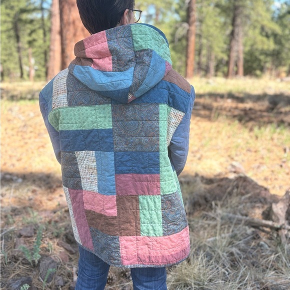 Upcycled quilted, Patchwork Hooded Jacket - Picture 4 of 9